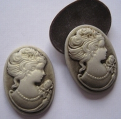 Resin Cameo  24 x 18 mm