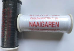 Synthetica naaigaren - zwart  5 cm