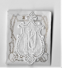 6 Monogrammen K.U.  4,5 x 2,5 cm