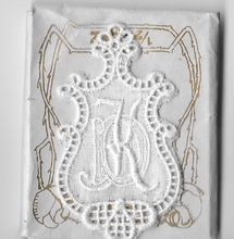 6 Monogrammen D.K.  4,5 x 2,5 cm