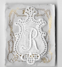 6 Monogrammen F.R.  4,5 x 2,5 cm