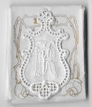 6 Monogrammen - R.V.  4,5 x 2,5 cm