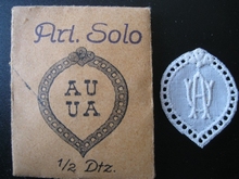 6 Monogrammen AU - UA  29 x 24 mm