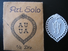 6 Monogrammen - A.U. - U.A.  29 x 24 mm