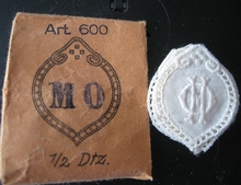 6 Monogrammen - M.O - O.M.  29 x 24 mm