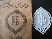 6 Monogrammen - D.P. - P.D.  29 x 24 mm