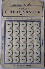 36 Linnen knopen - Verzamelkaart  15 mm