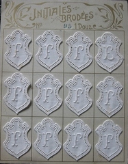 12 Initialen t F. Kaart  3,5 cm