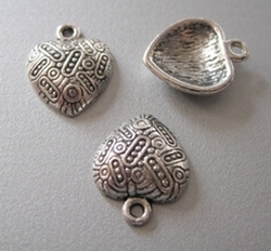 1 Tibetan Silver Heart  19 x 15,5 mm
