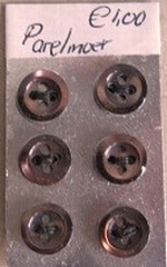 6 Perlmuttknöpfe  8,5 mm
