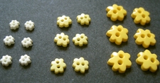 6 Bloemknoopjes - geel  6 mm