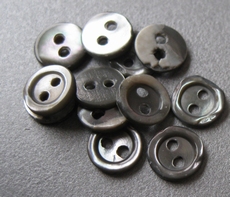 6 Parelmoerknoopjes - grijs 6 mm