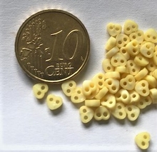6 micro minihartjes - geel 3,5 mm