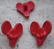 Muis met grote oren - rood 16 x 15 mm