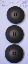 3 Knöpfe 44 mm