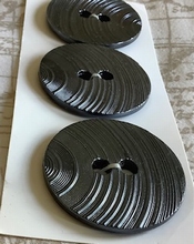 3 Knöpfe 51 mm