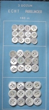 36  Parelmoerknoopjes - kaart 10 mm
