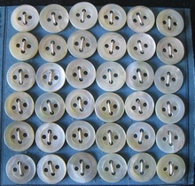 36  Parelmoerknoopjes - kaart 11 mm